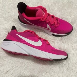 NEW! NIKE STAR RUNNER (YOUTH)